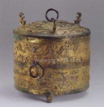 樽:古代盛酒器。下可加热。应可用于备制古代药酒